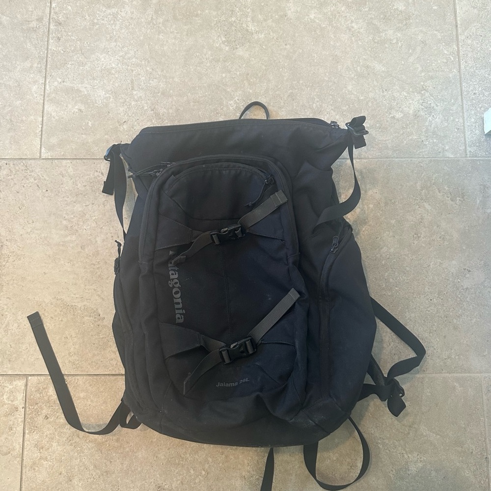 Patagonia Jalama 28L Men Black backpack travel pack daypack laptop padded straps - Picture 3 of 11